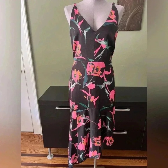 MILLY Pink and Purple Floral V-Neck Midi Formal Dress - Picture 1 of 3